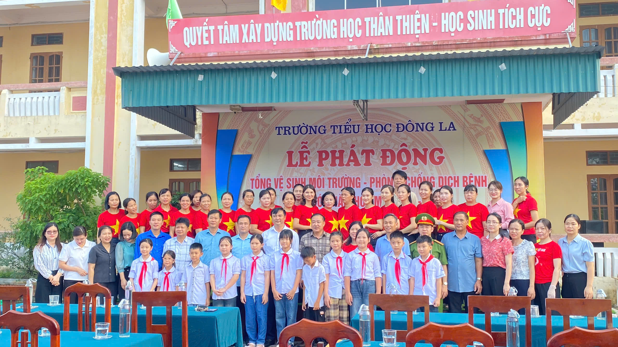 Xã Đông Hưng Triển khai chiến dịch tổng vệ sinh môi trường phòng, chống dịch bệnh truyền nhiễm.
