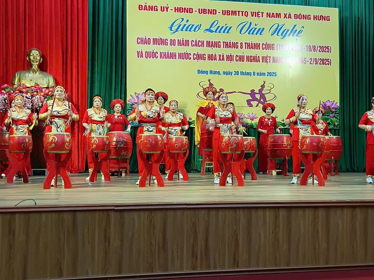 Đảng uỷ - HĐND - UBND xã Đông Hưng tổ chức giao lưu văn nghệ chào mừng 80 năm Cách mạng tháng Tám thành công (19/8/1945 - 19/8/2025) và Quốc khánh nước Cộng hoà xã hội chủ nghĩa Việt Nam (02/9/1945 - 02/9/2025)