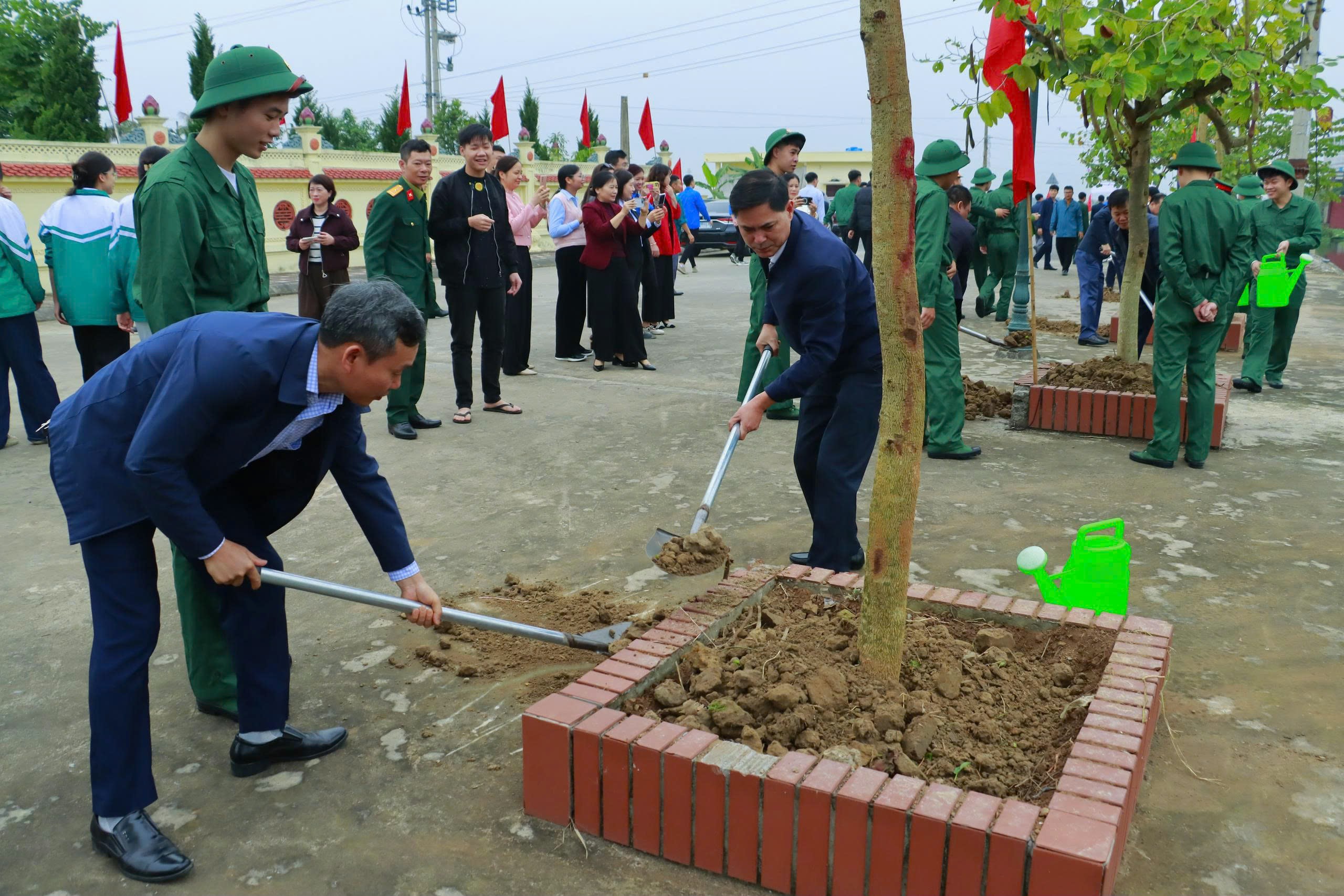 Xã Đông Hưng tổ chức Lễ phát động “Tết trồng cây đời đời nhớ ơn Bác Hồ”
