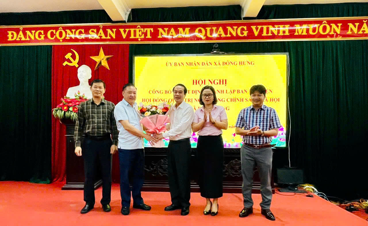Hội nghị công bố Quyết định thành lập Ban đại diện HĐQT NHCSXH xã Đông Hưng và tổ chức phiên họp thứ I năm 2026.
