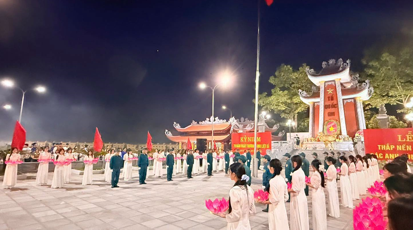Xã Đông Hưng tổ chức Lễ cầu siêu và Lễ thắp nến tri ân các Anh hùng liệt sĩ