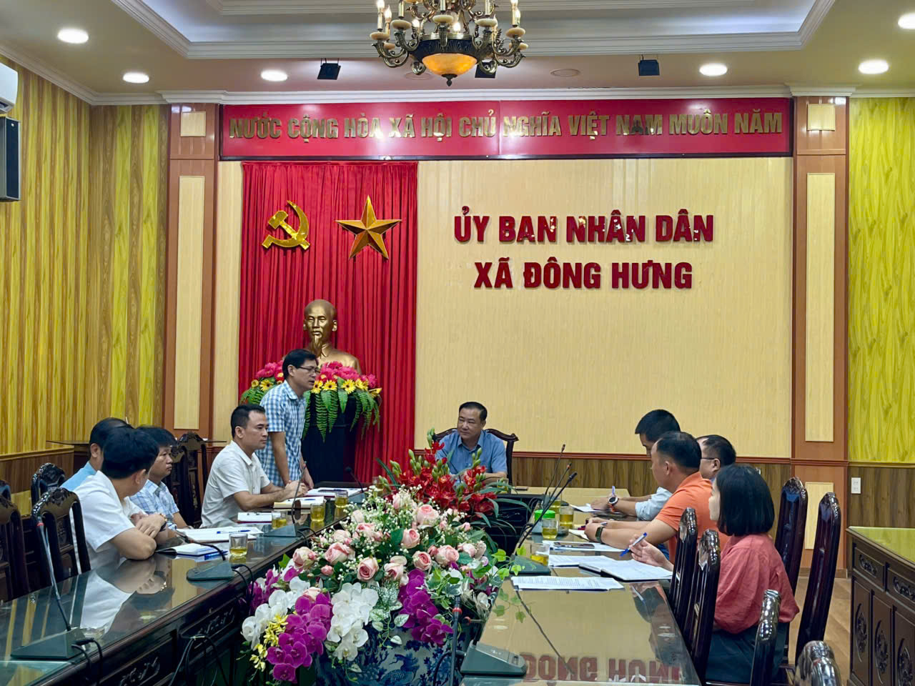 UBND xã Đông Hưng làm việc với chủ đầu tư Dự án phát triển nhà ở thương mại khu dân cư Đông Hợp, xã Đông Hưng.