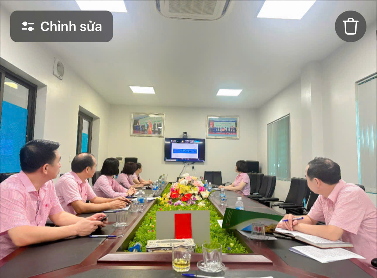 Chi bộ Phòng giao dịch Ngân hàng Chính sách xã hội Đông Hưng tham dự Hội nghị toàn quốc quán triệt Nghị quyết Hội nghị Trung ương 4 khóa XIV